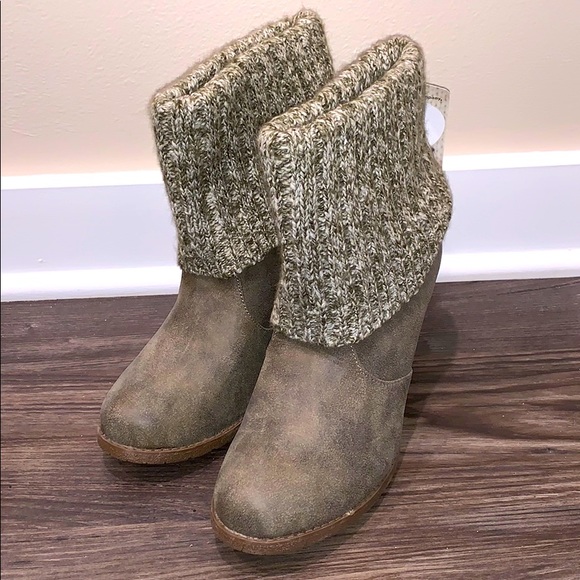 Muk Luks Shoes - MUK LUKS Chris Boots size 10